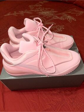 Converse Shai 001 Blush SZ 9 1/2